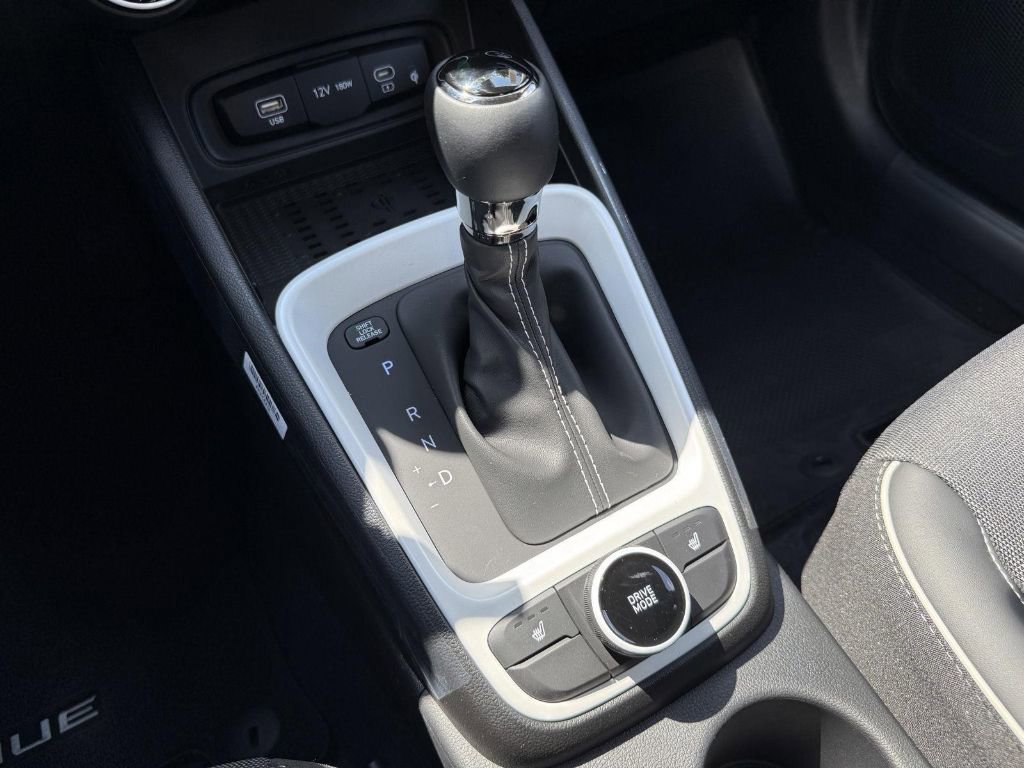 New 2025 Hyundai Venue Limited image 24