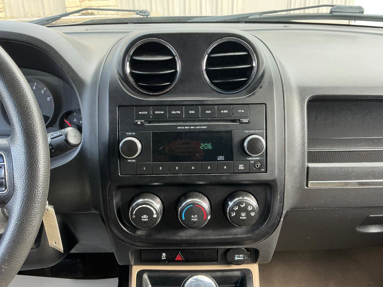 Used 2012 Jeep Compass Sport image 19