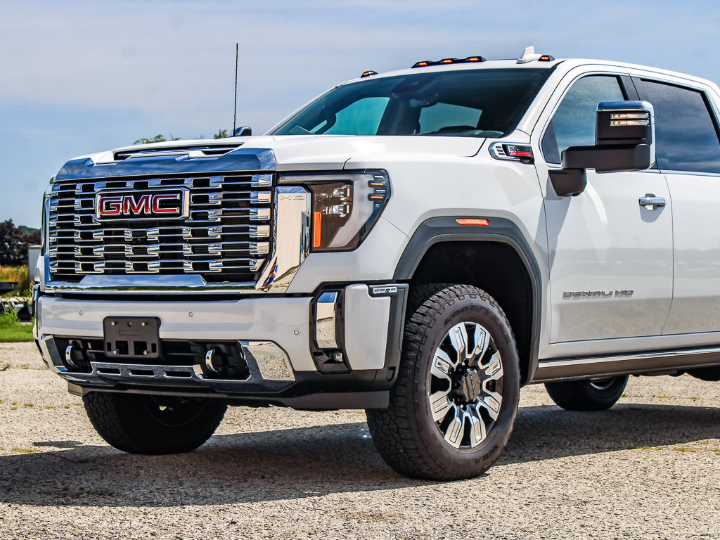 Used 2025 GMC Sierra 2500 Denali w/ Denali Reserve Package AWD/4WD image 18