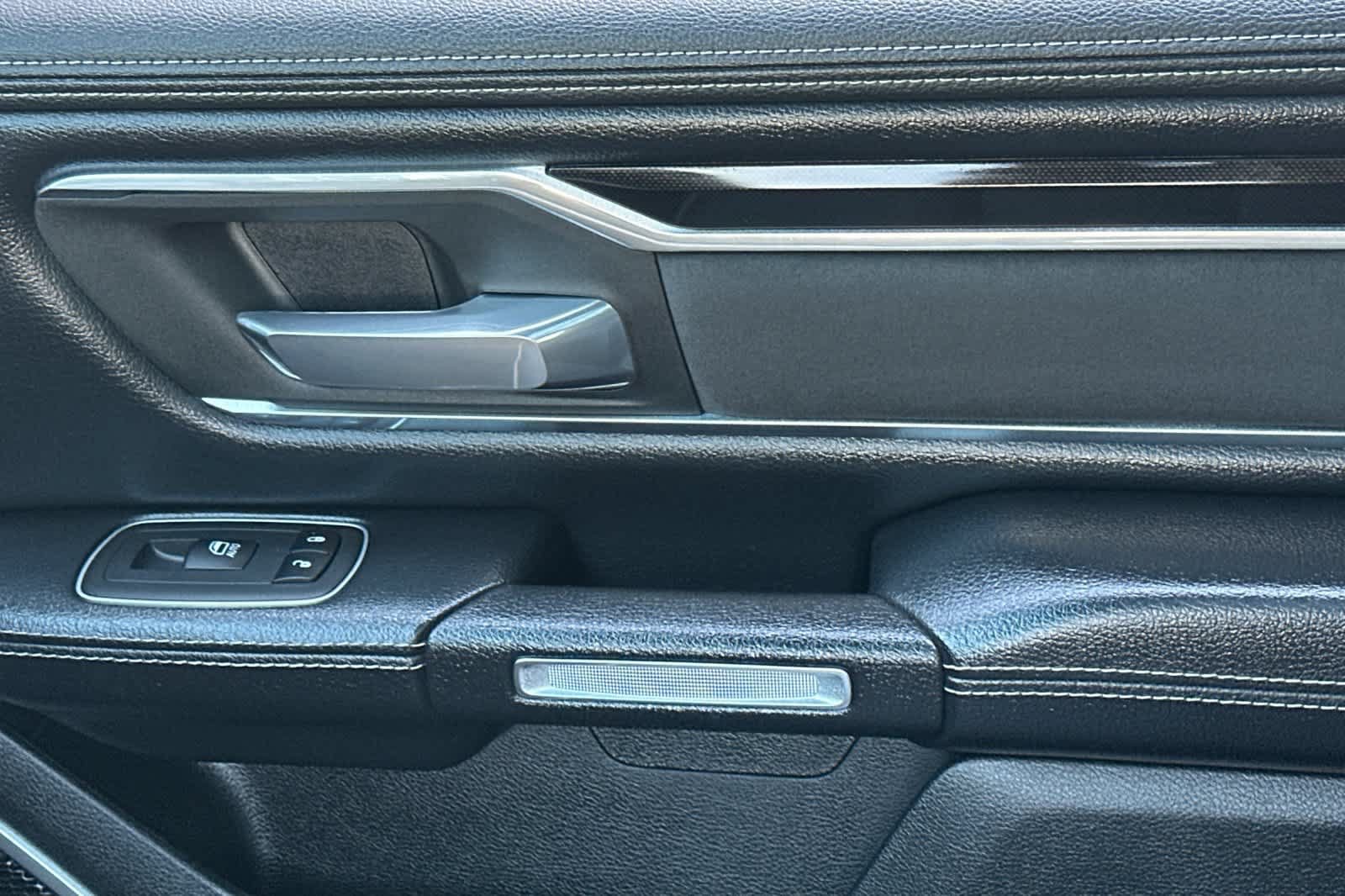 Used 2020 RAM 1500 Laramie w/ Sport Appearance Package AWD/4WD image 19