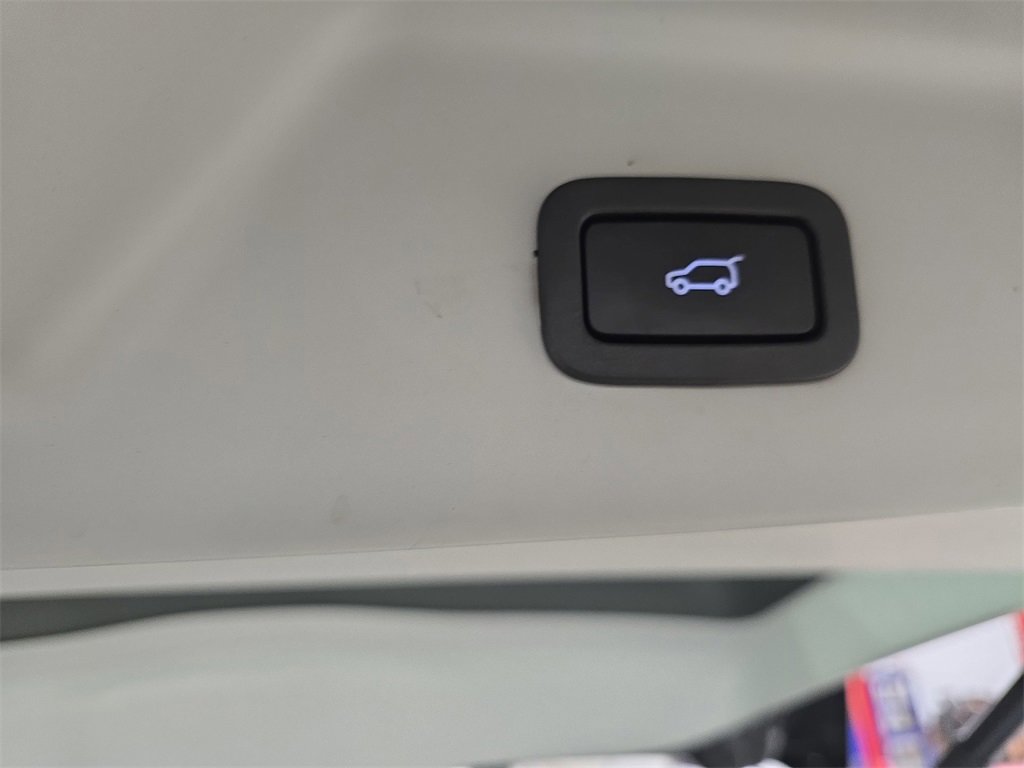 Used 2016 Land Rover Range Rover HSE image 14