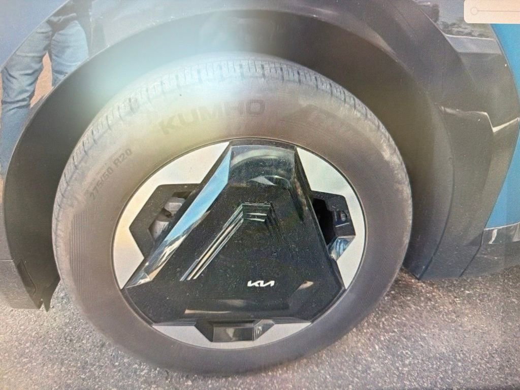 Used 2024 Kia EV9 Land AWD/4WD image 6