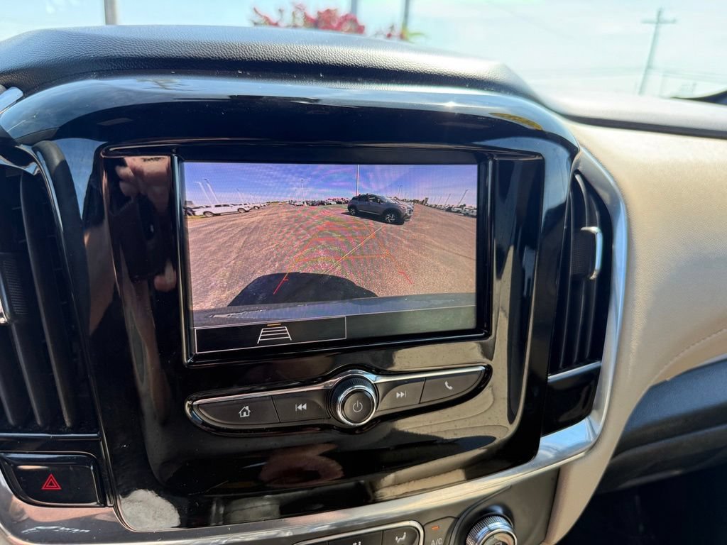 Used 2023 Chevrolet Traverse LS FWD image 26