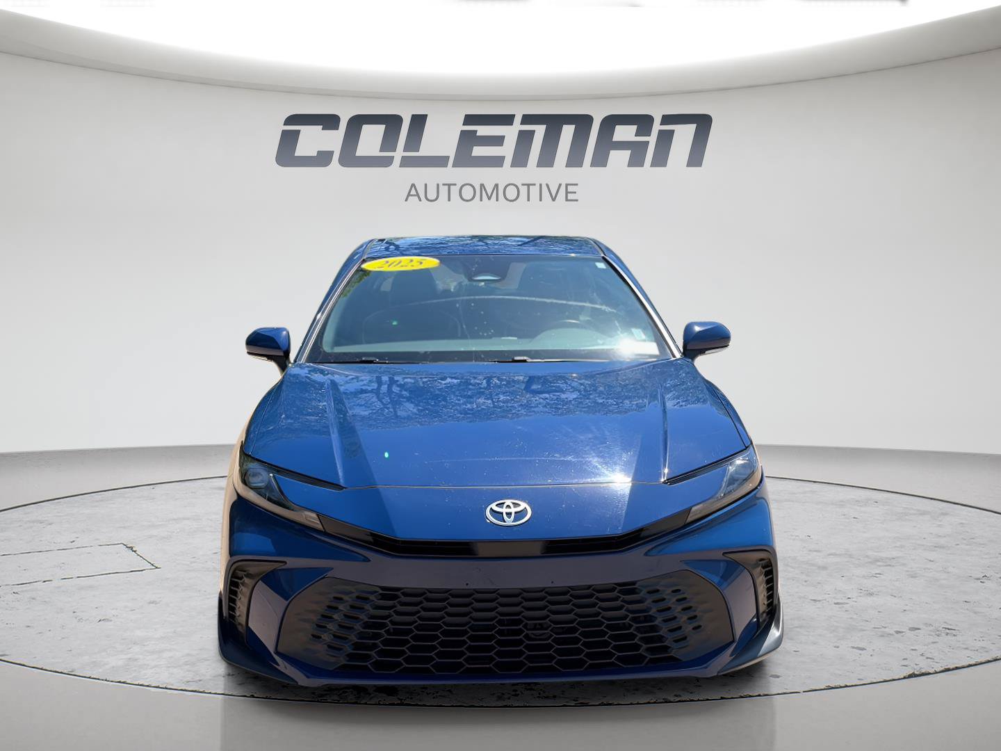 Used 2025 Toyota Camry SE FWD image 10