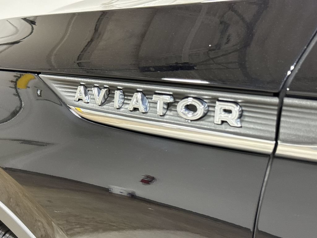 Used 2023 Lincoln Aviator AWD image 26