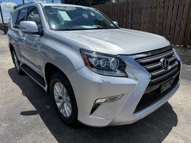 Used 2015 Lexus GX 460 w/ Premium Package AWD/4WD image 3