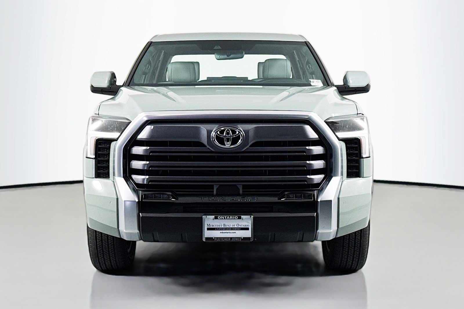Used 2025 Toyota Tundra Limited AWD/4WD image 2