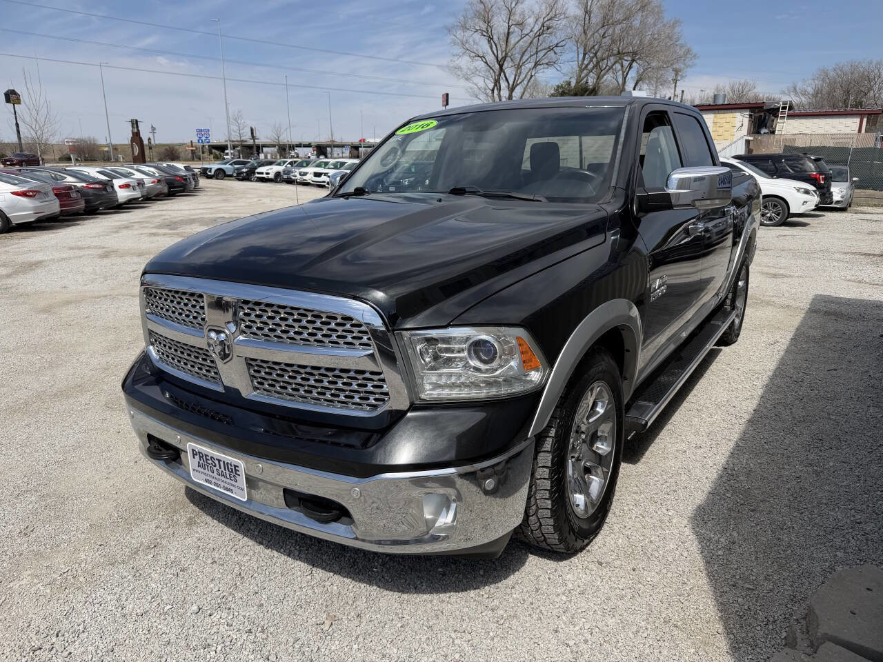 Used 2016 RAM 1500 Laramie w/ Convenience Group AWD/4WD image 3