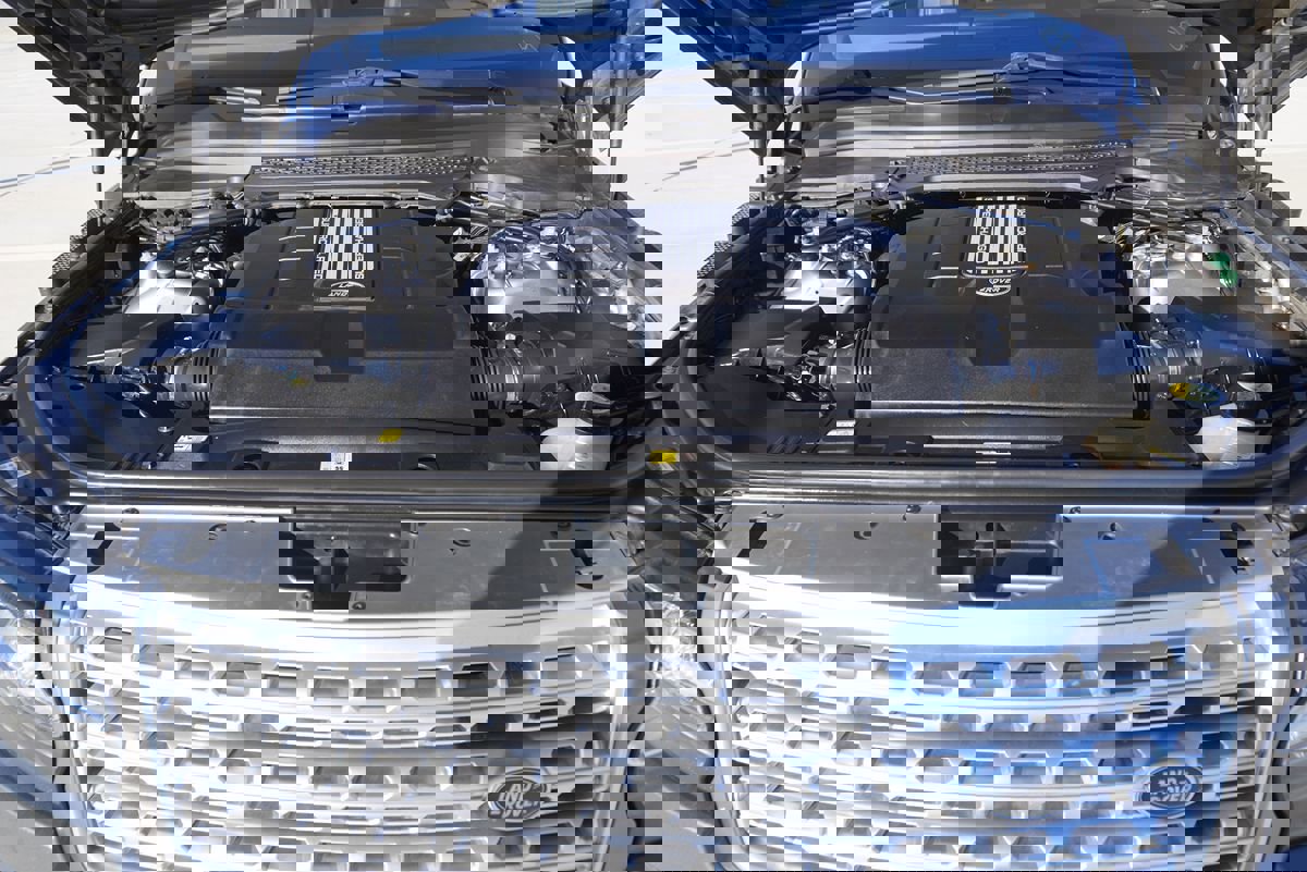 Used 2016 Land Rover Range Rover HSE image 4