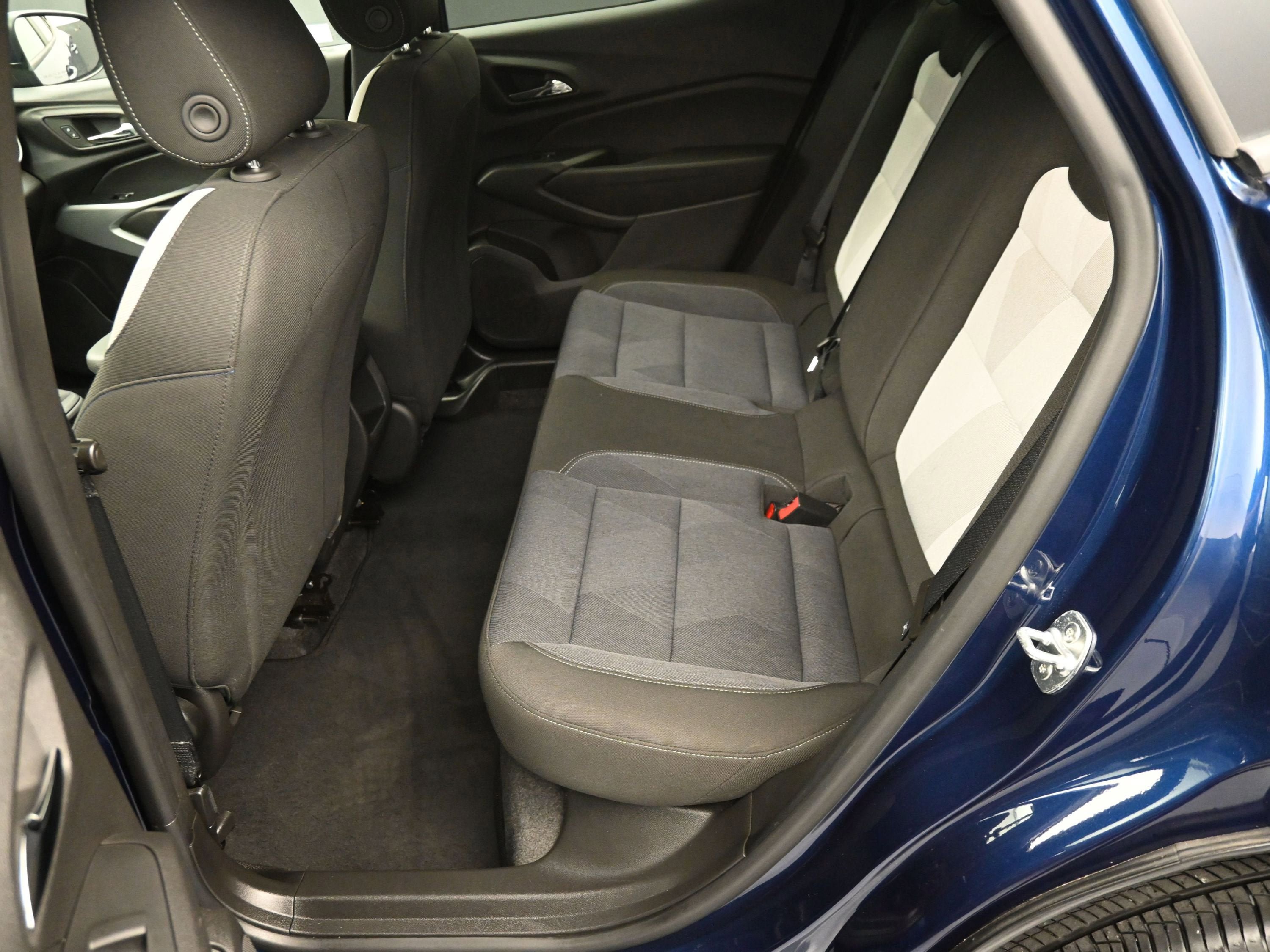 Used 2024 Chevrolet Trax LS w/ LS Convenience Package image 24