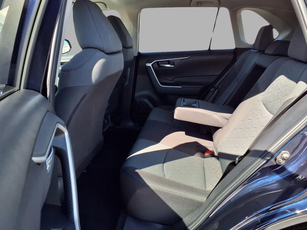 Used 2025 Toyota RAV4 XLE image 27