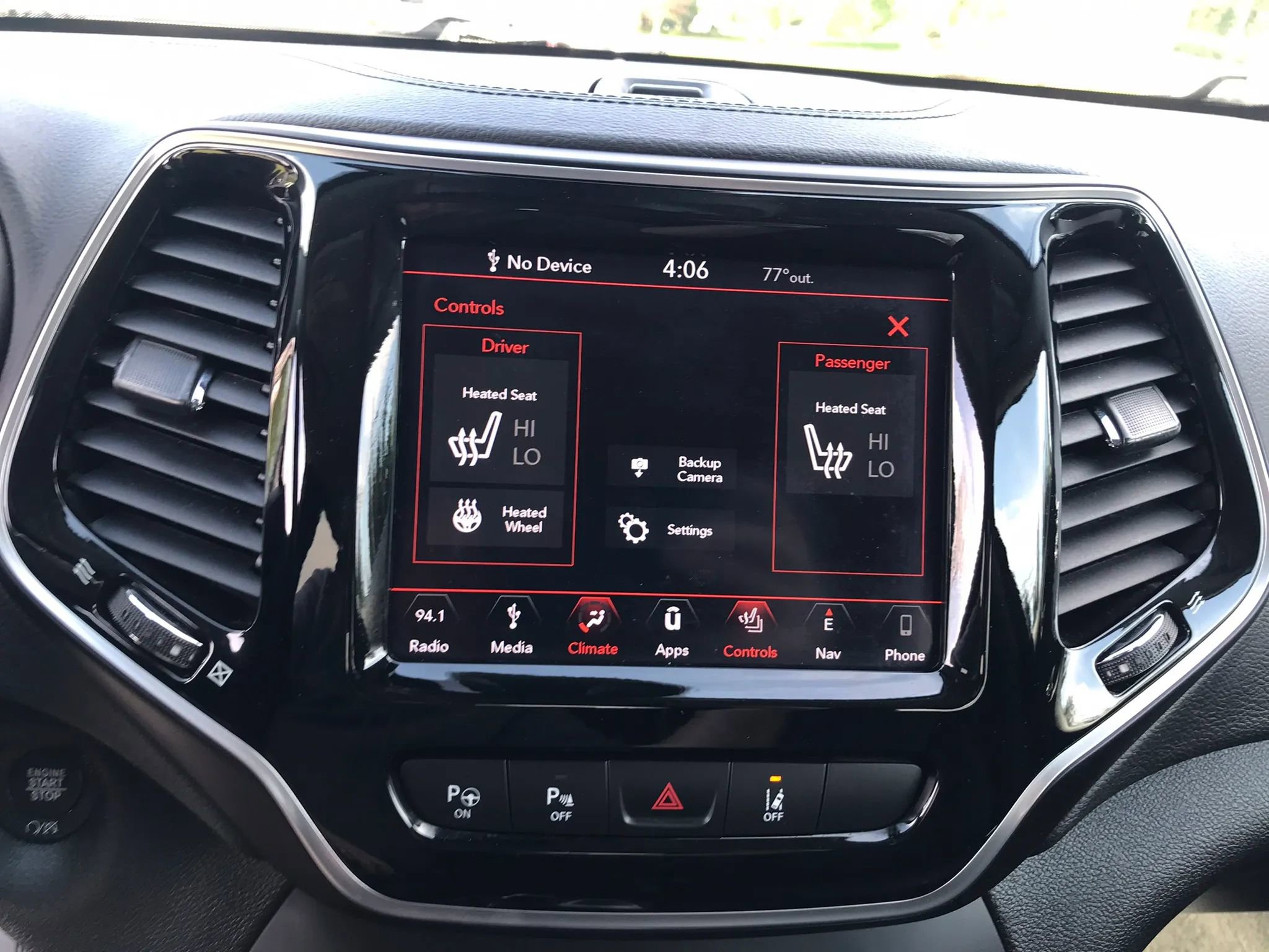 Used 2019 Jeep Cherokee Limited w/ Technology Group AWD/4WD image 25