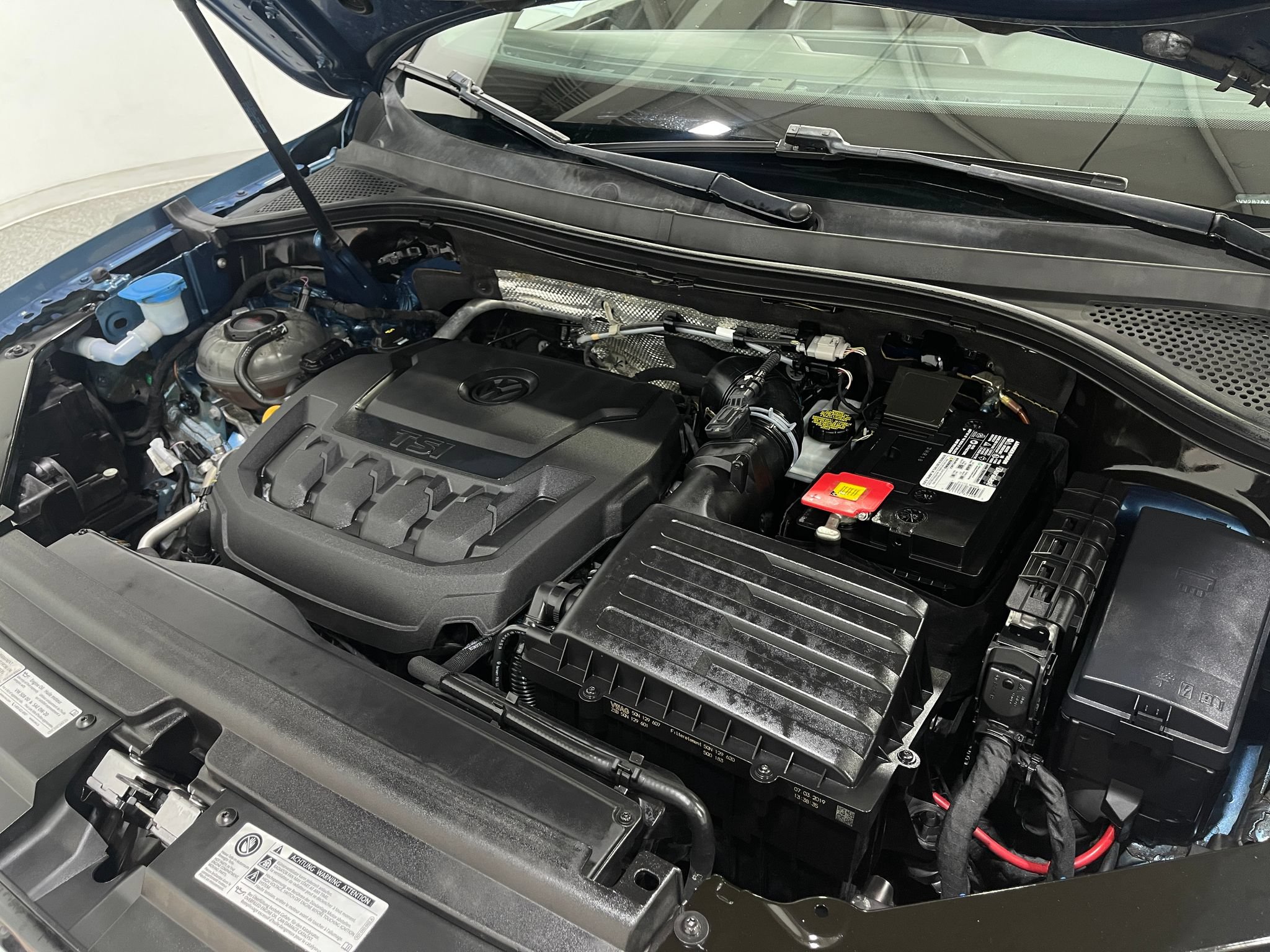 Used 2019 Volkswagen Tiguan SEL AWD/4WD image 27