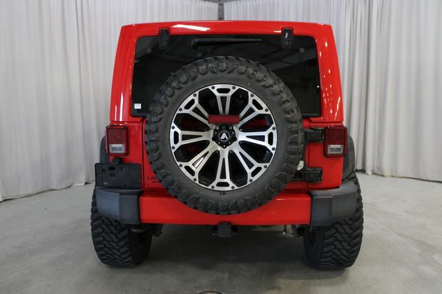 Used 2018 Jeep Wrangler Unlimited Sahara AWD/4WD image 32