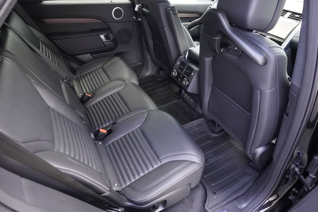 New 2026 Land Rover Discovery S AWD/4WD image 26