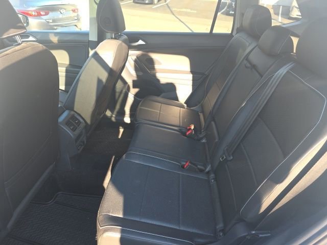 Used 2021 Volkswagen Tiguan SEL image 11