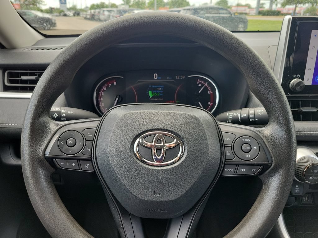 Used 2025 Toyota RAV4 XLE FWD image 25
