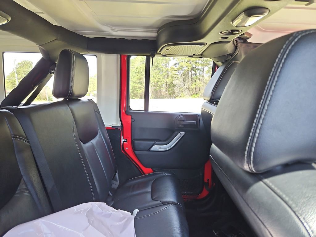 Used 2015 Jeep Wrangler Unlimited Sahara w/ Dual Top Group image 10