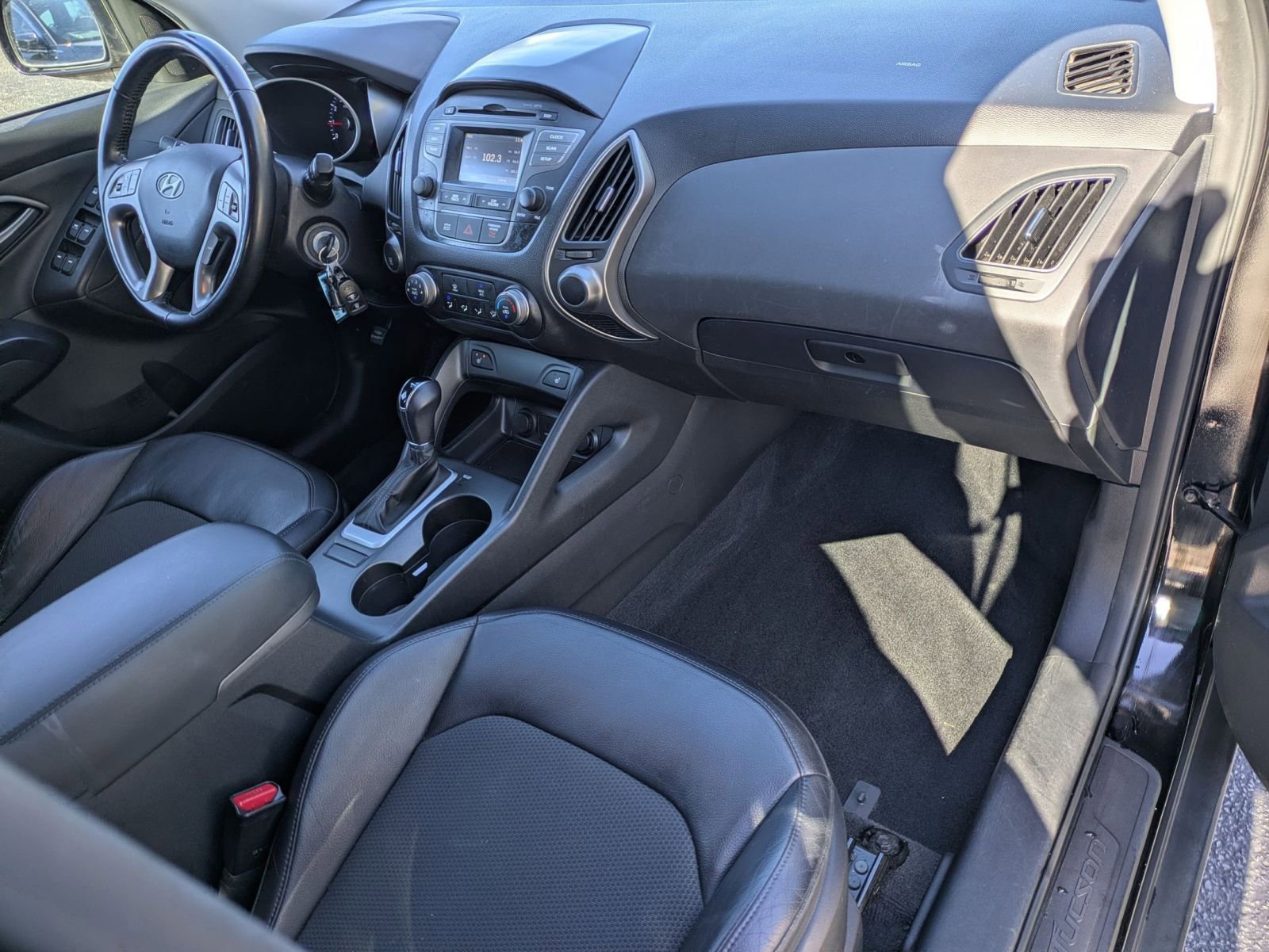 Used 2014 Hyundai Tucson SE image 25