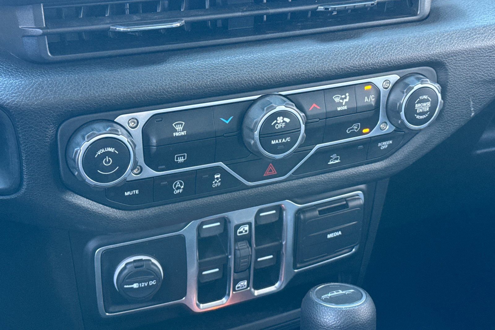 Used 2025 Jeep Gladiator Sport image 30