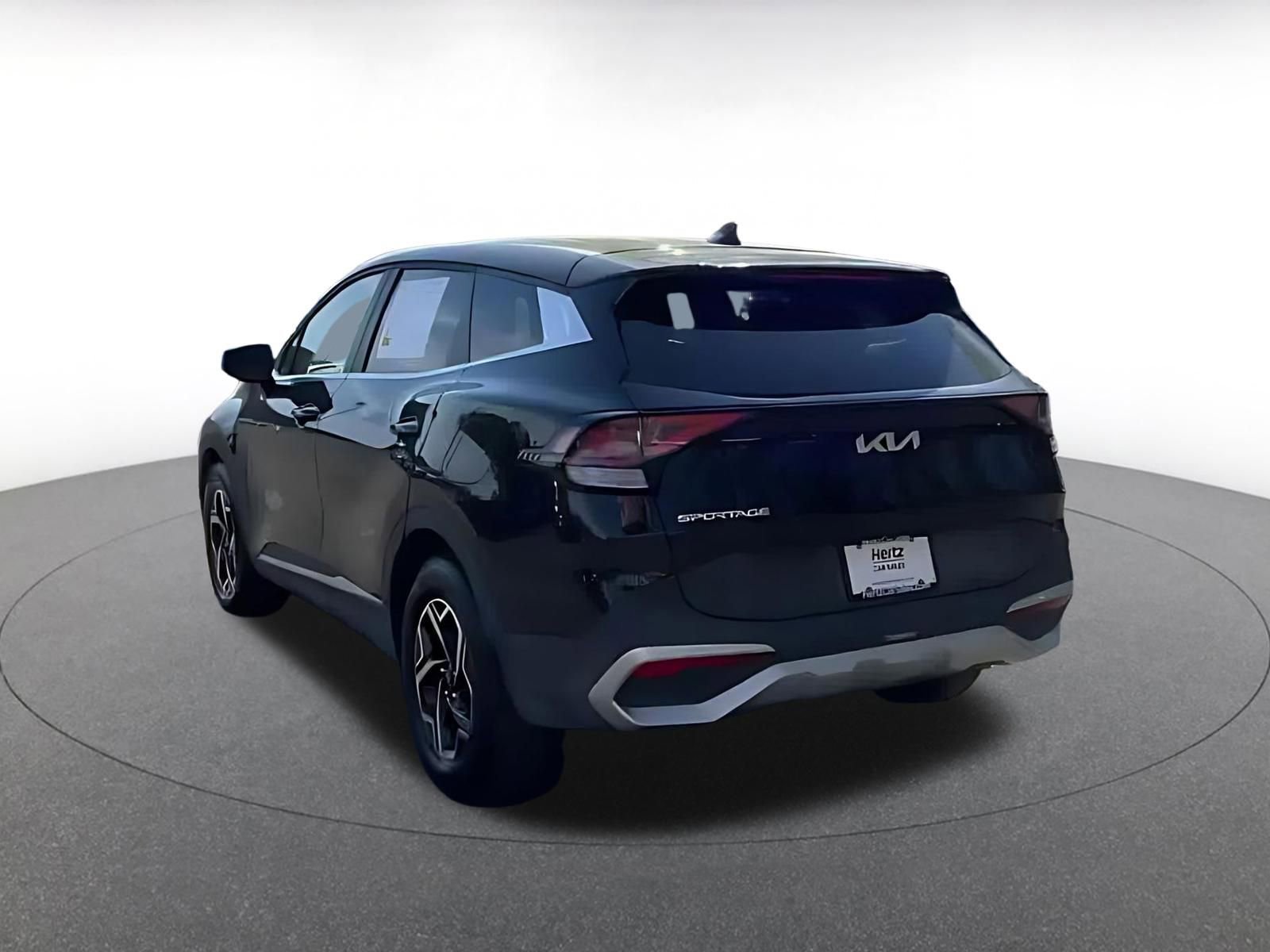 Used 2025 Kia Sportage LX image 9
