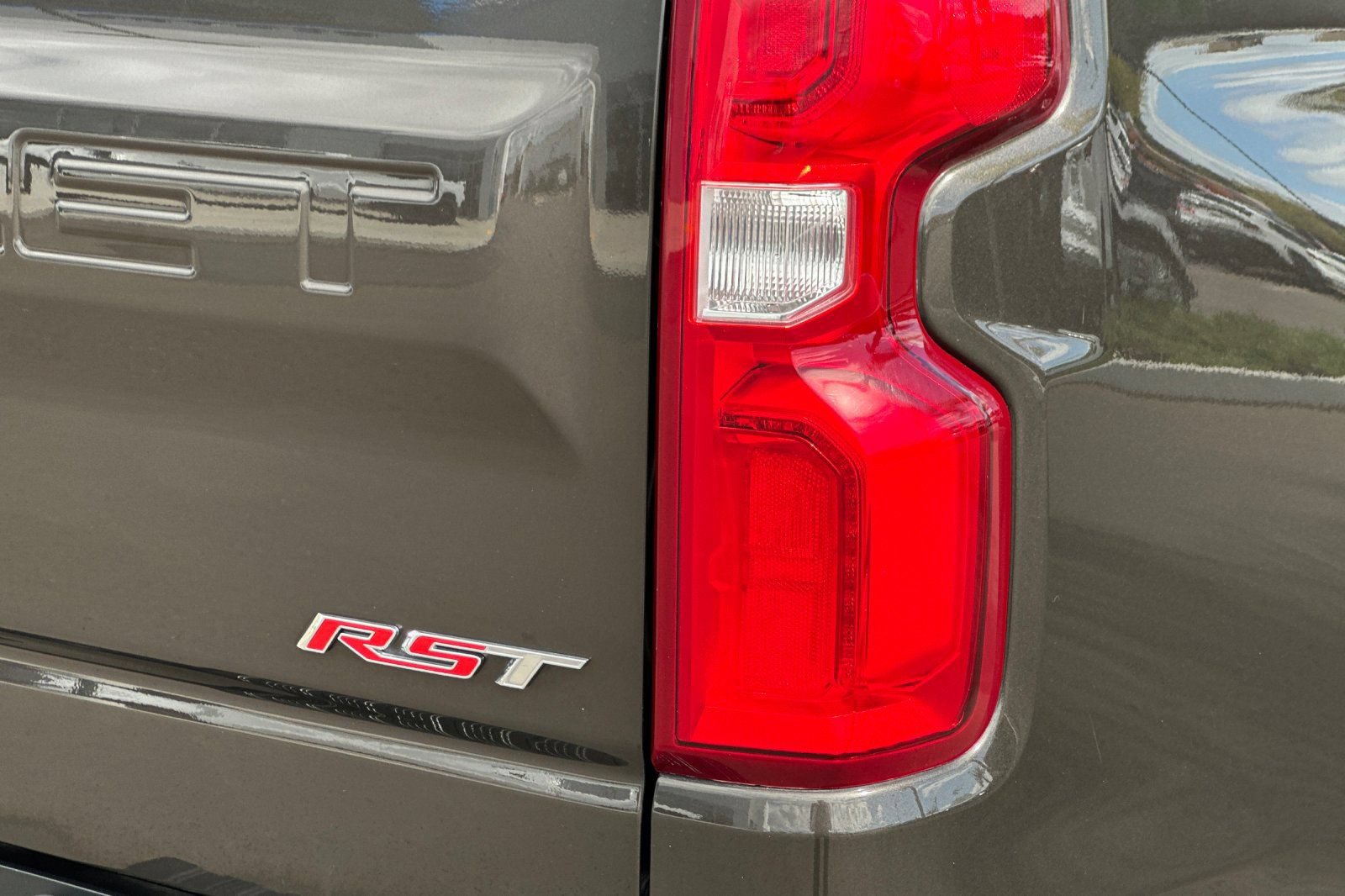 Used 2021 Chevrolet Silverado 1500 RST AWD/4WD image 36