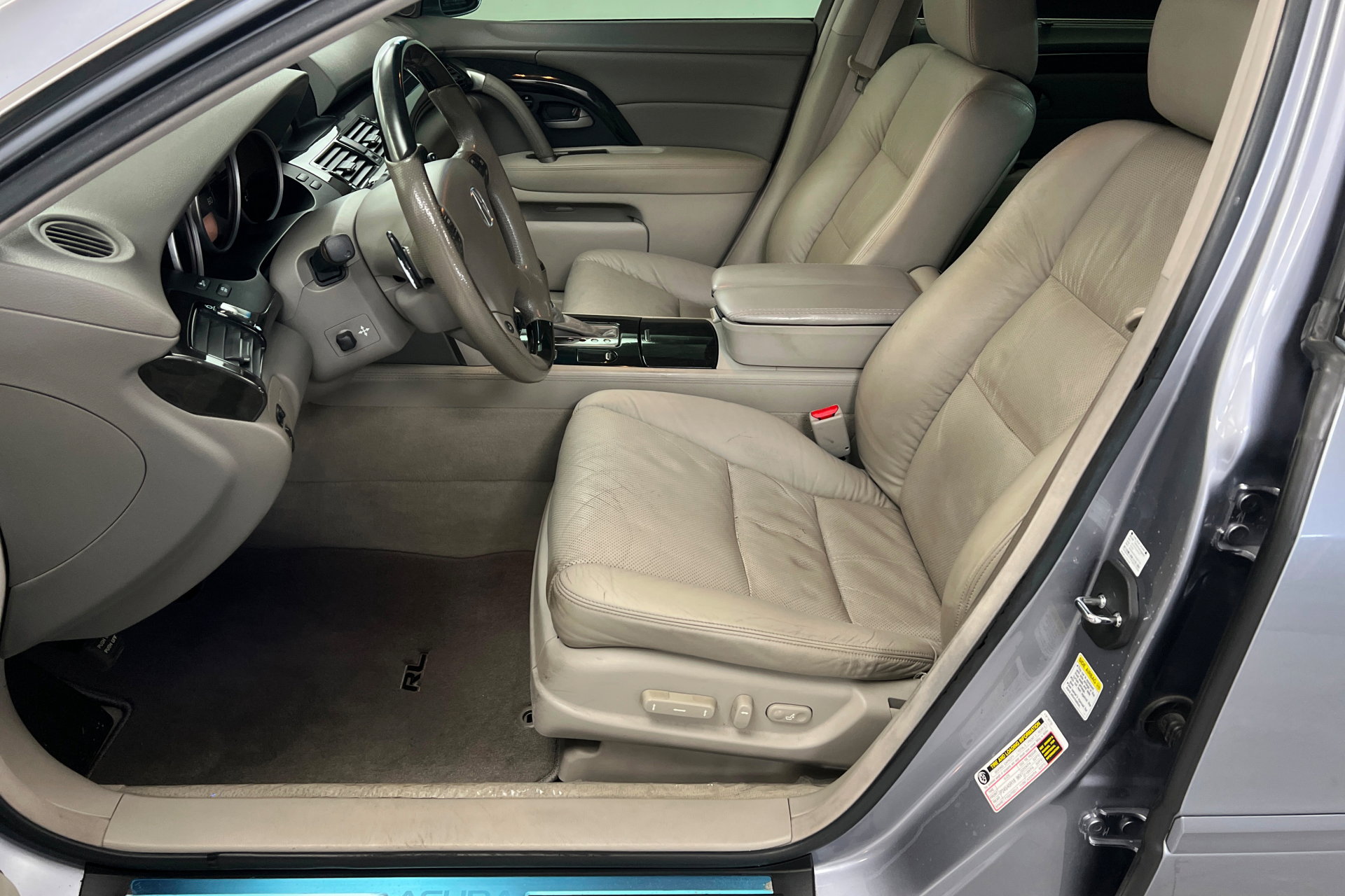 Used 2011 Acura RL image 17