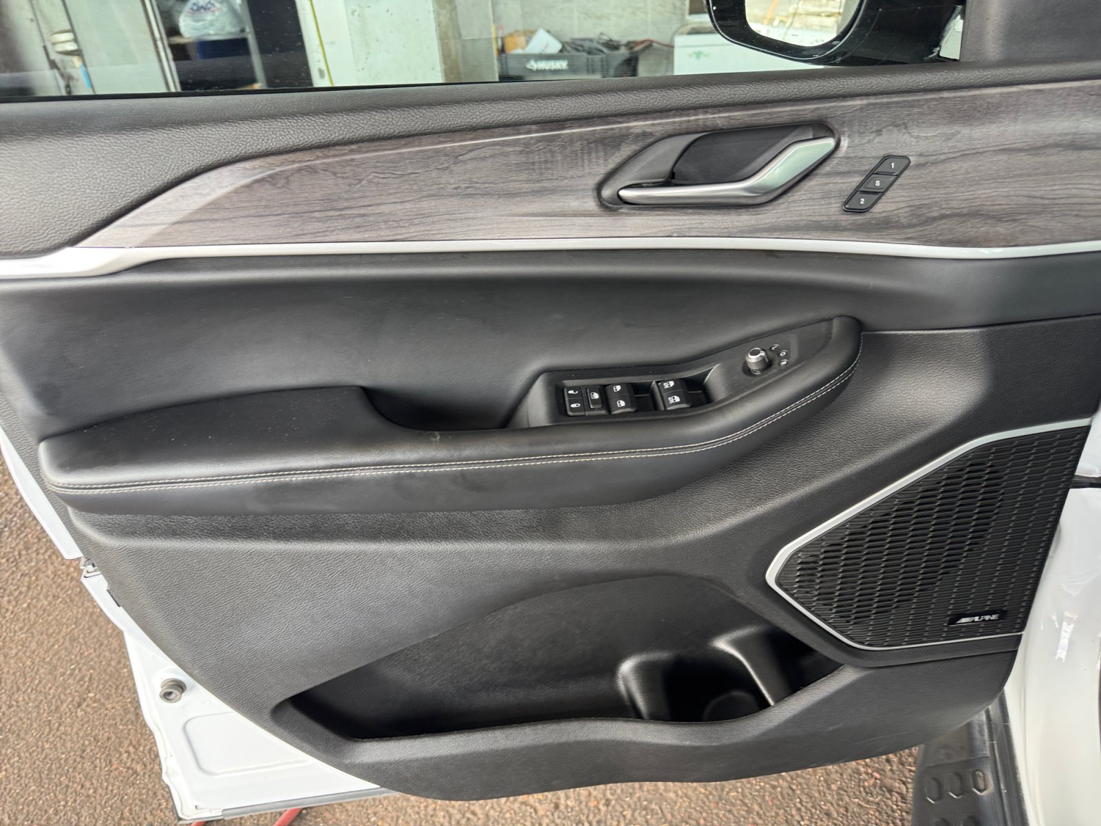 Used 2022 Jeep Grand Cherokee Limited AWD/4WD image 11