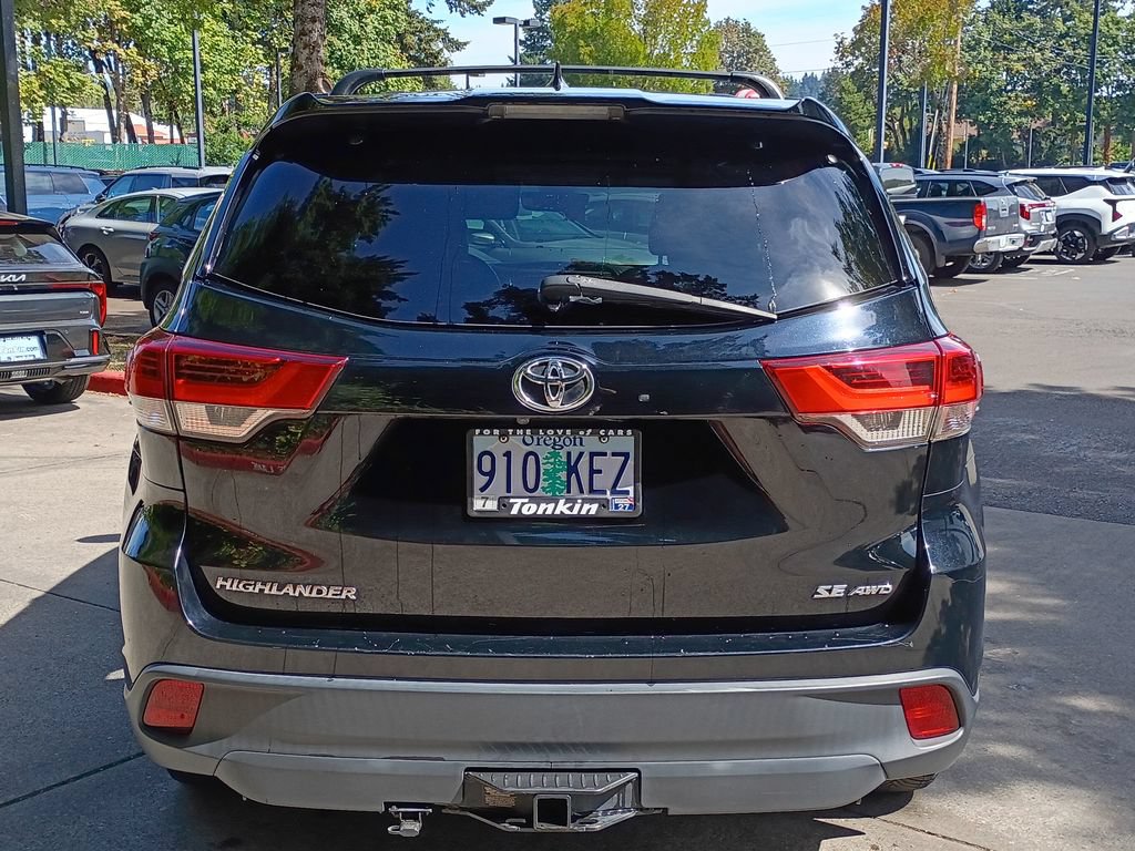 Used 2017 Toyota Highlander SE AWD/4WD image 5