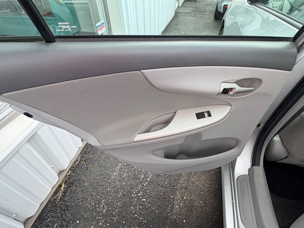 Used 2010 Toyota Corolla LE w/ All Weather Guard Pkg FWD image 10