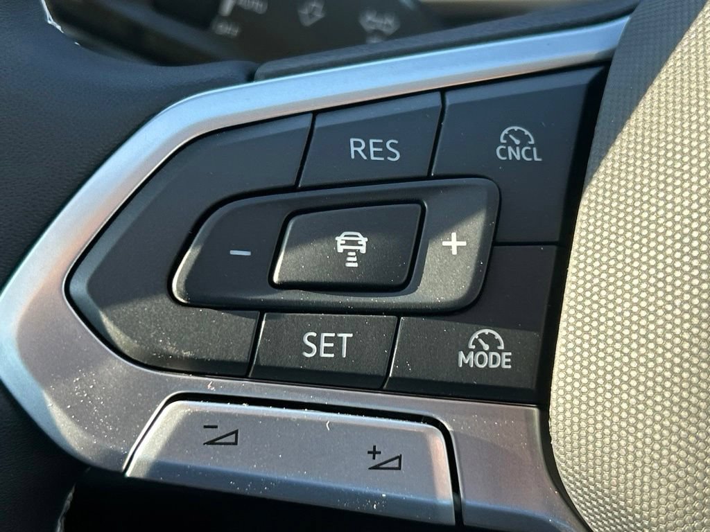 New 2026 Volkswagen Tiguan SE FWD image 27