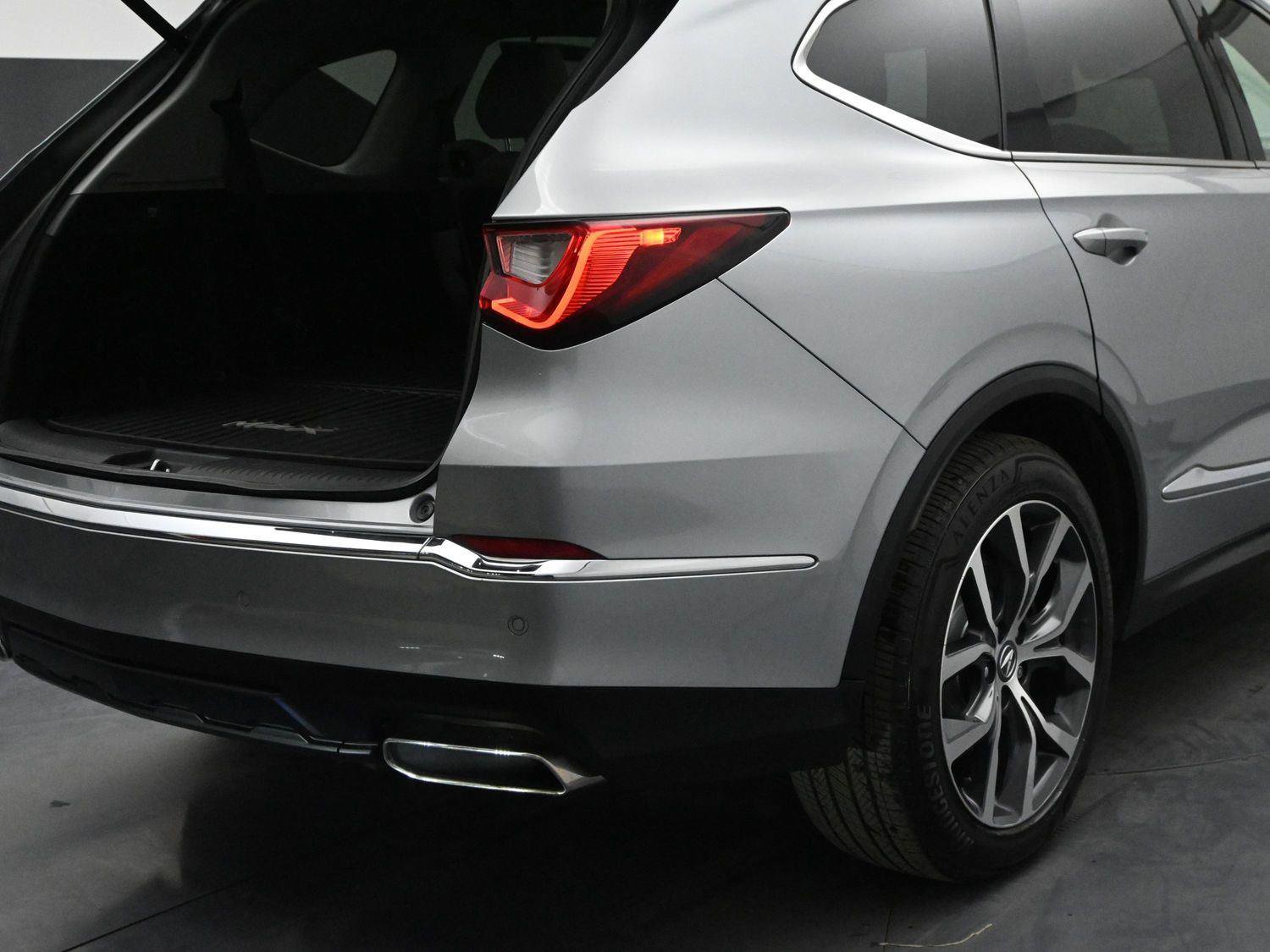 Certified 2023 Acura MDX SH-AWD w/ Technology Package image 10