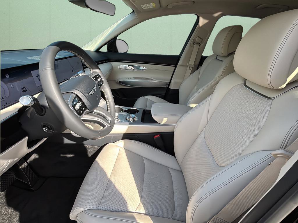 Used 2026 Genesis GV70 2.5T Select image 19