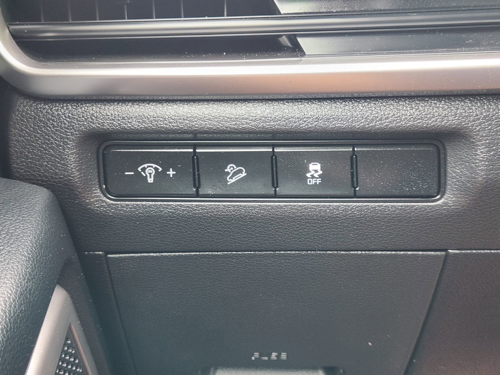 Used 2024 Kia Telluride LX FWD image 23