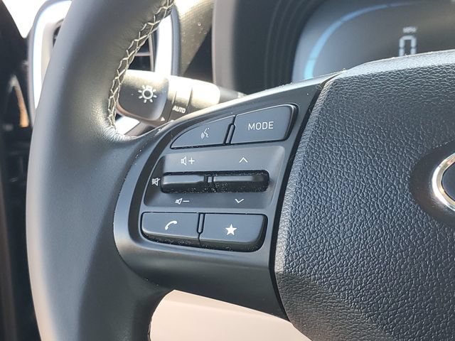 Used 2024 Hyundai Venue SEL FWD image 30