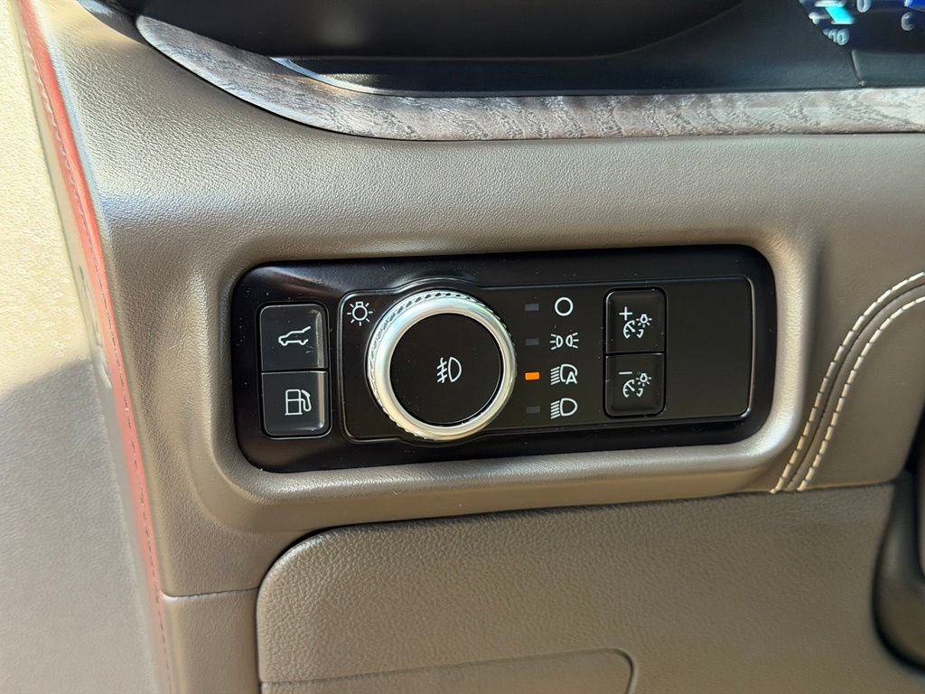 Used 2023 Ford Explorer Platinum w/ Technology Package AWD/4WD image 26