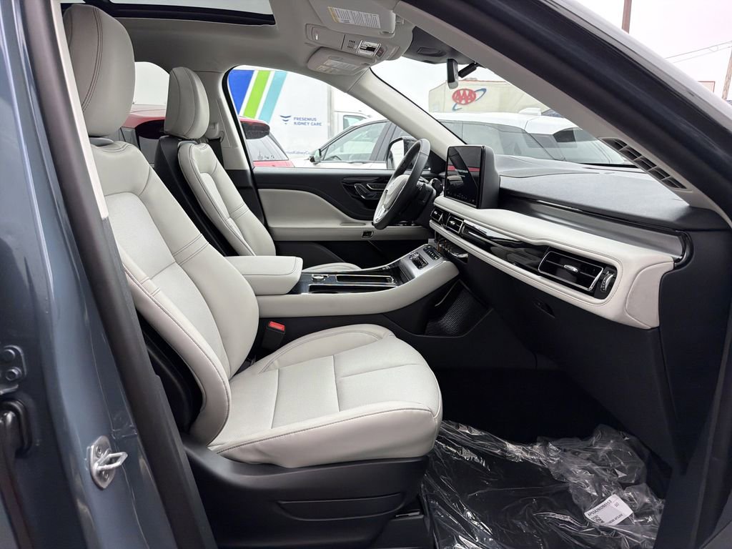 New 2026 Lincoln Aviator Premiere image 7