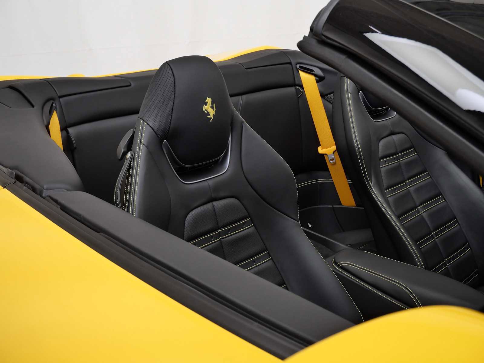 Certified 2023 Ferrari Portofino M image 13