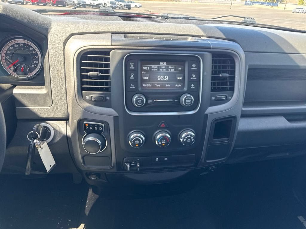 Used 2018 RAM 1500 Express RWD image 32