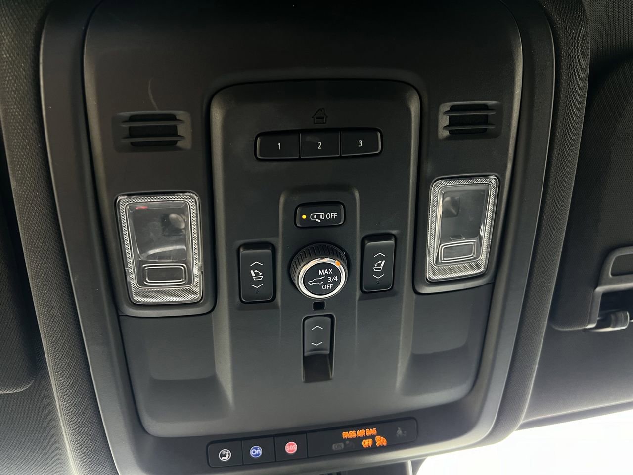 Used 2023 Chevrolet Suburban Premier image 24