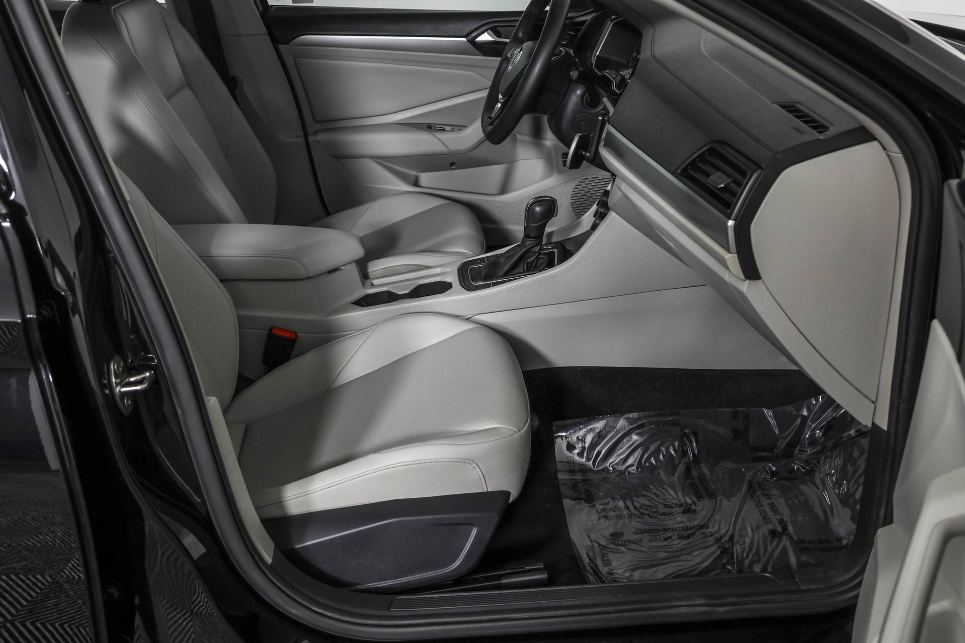 Used 2020 Volkswagen Jetta SE w/ SE Cold Weather Package image 44