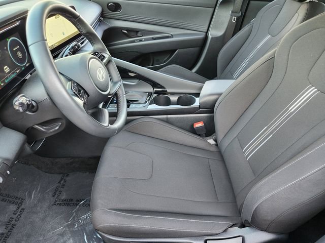 Certified 2025 Hyundai Elantra SEL image 9