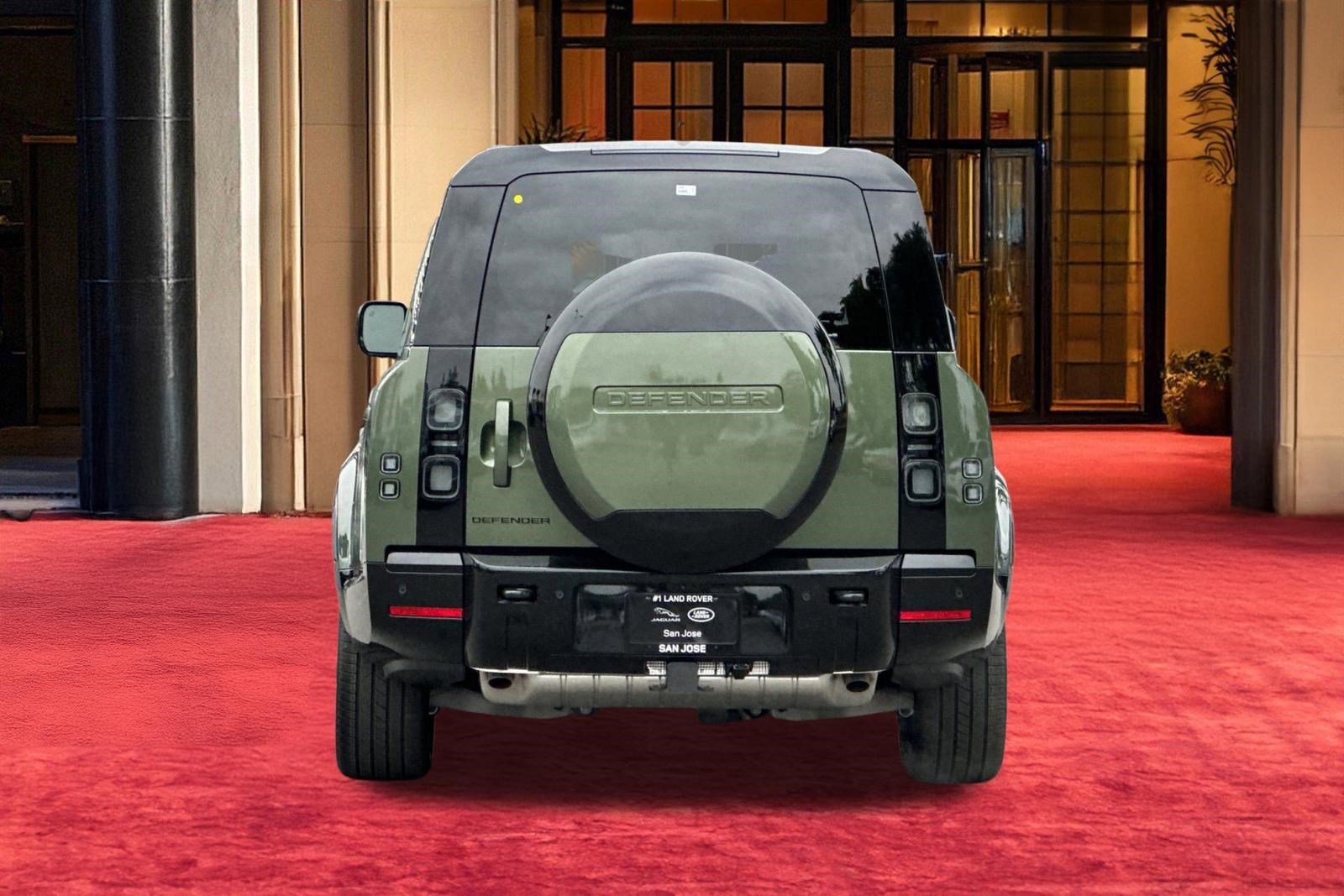 New 2026 Land Rover Defender 130 X-Dynamic SE image 10