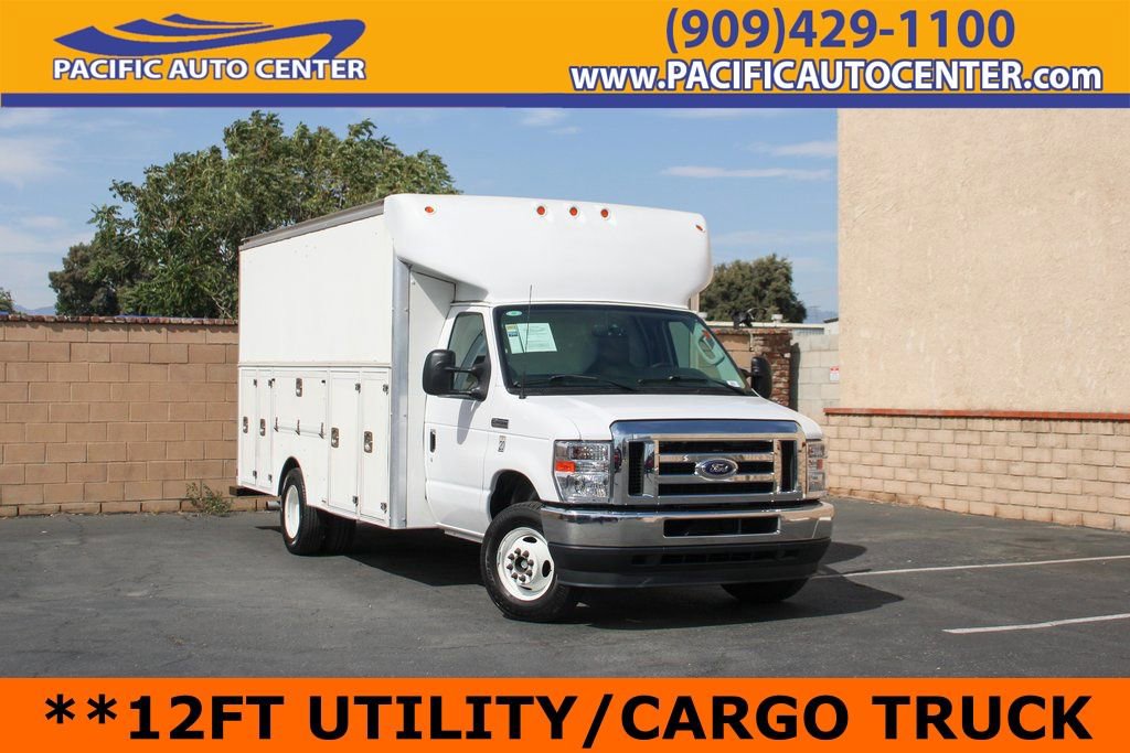 Used 2023 Ford E-450 and Econoline 450 Super Duty w/ Power Windows & Locks Group RWD image 1