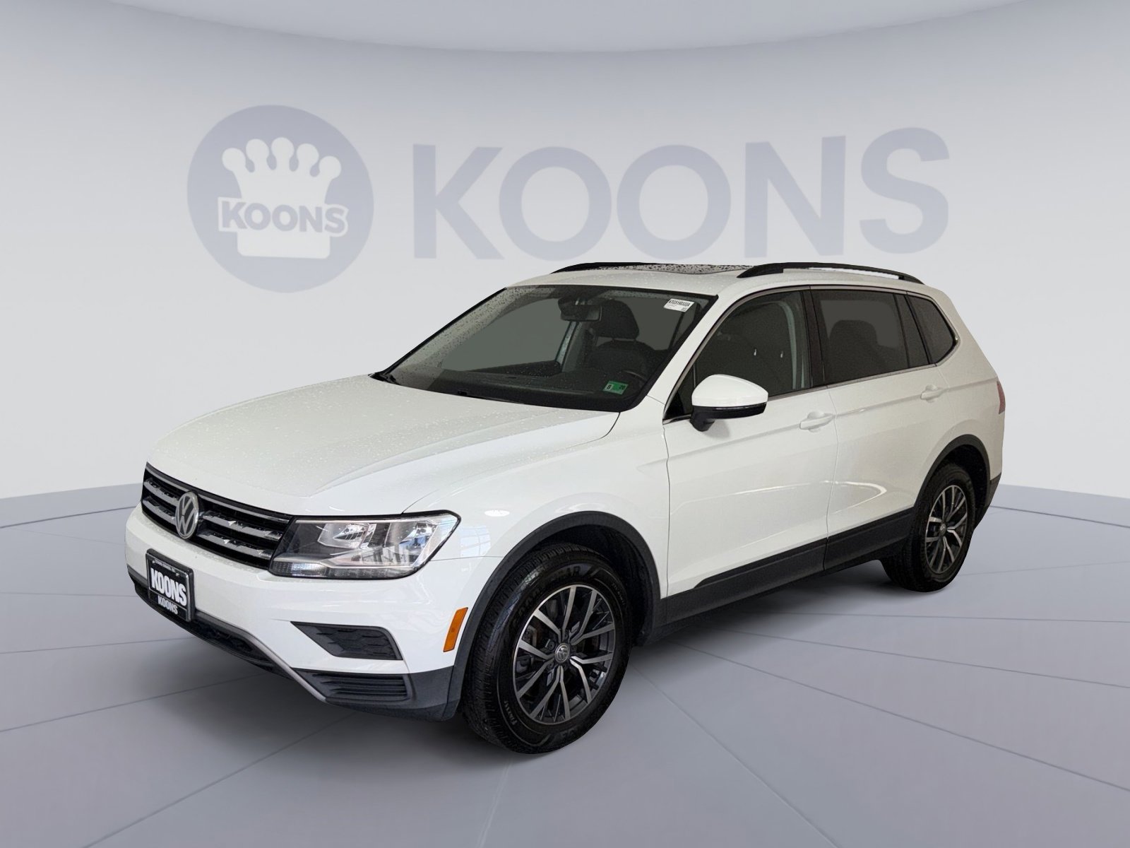 Used 2019 Volkswagen Tiguan SE w/ Panoramic Sunroof Package image 1