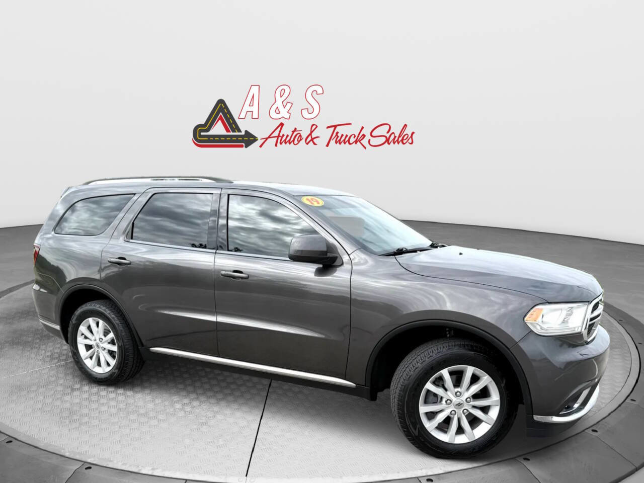 Used 2019 Dodge Durango SXT AWD/4WD image 1