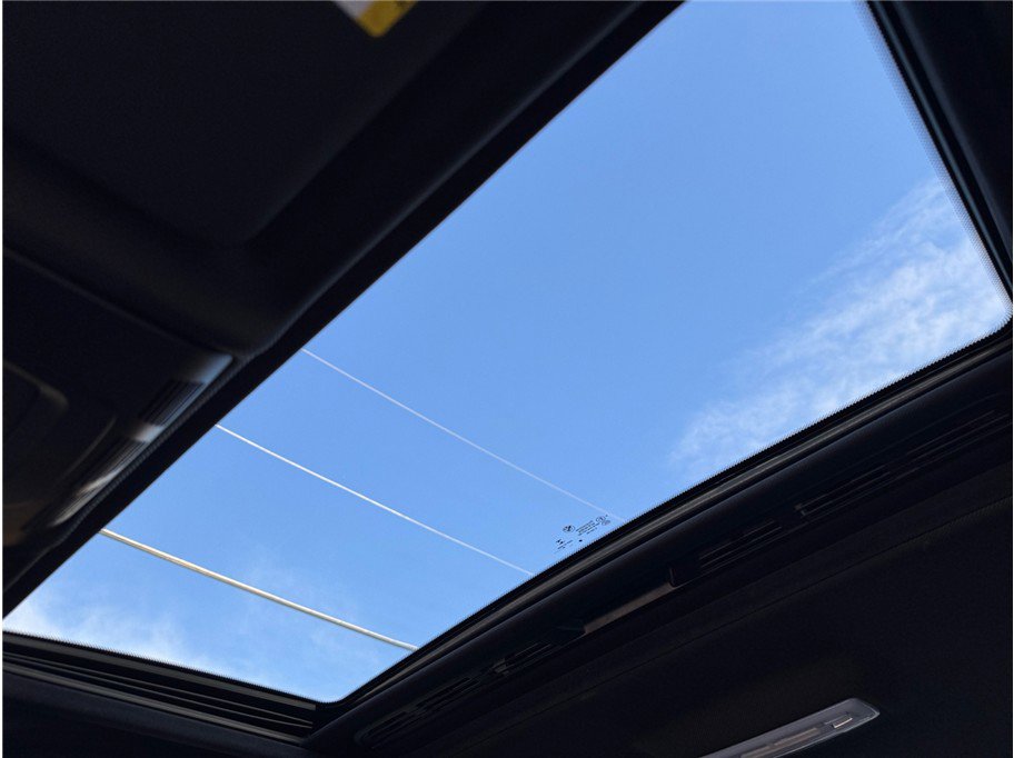 Used 2017 BMW M3 RWD image 15