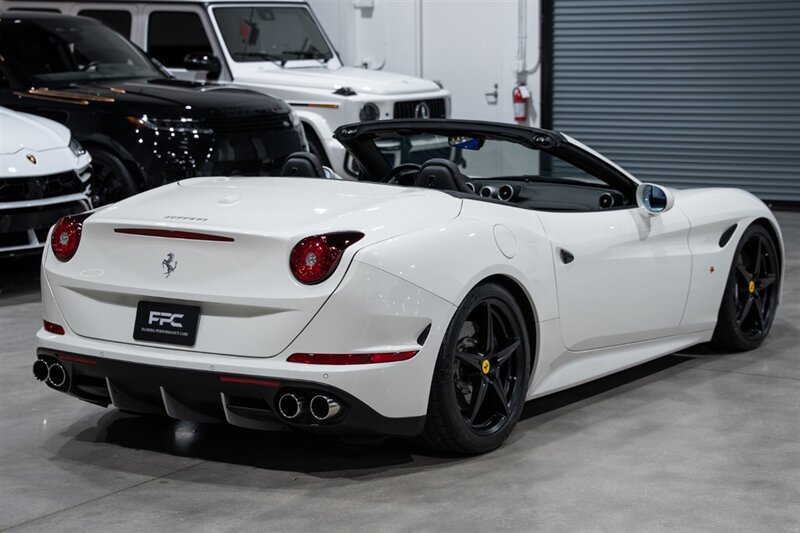 Used 2016 Ferrari California T RWD image 7