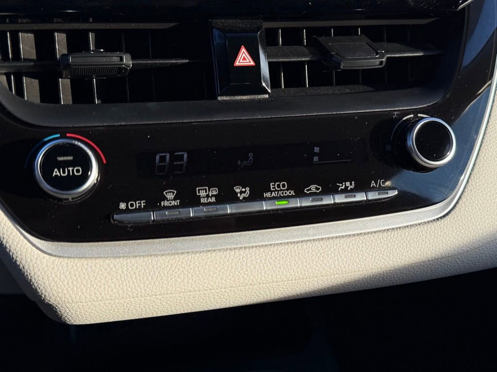 Used 2022 Toyota Corolla LE image 25