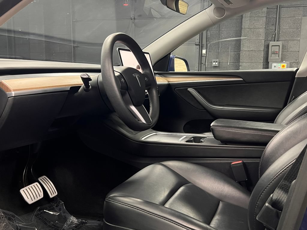 Used 2023 Tesla Model Y Performance AWD/4WD image 2